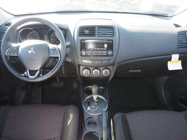 Mitsubishi Outlander Sport 2017 photo 9